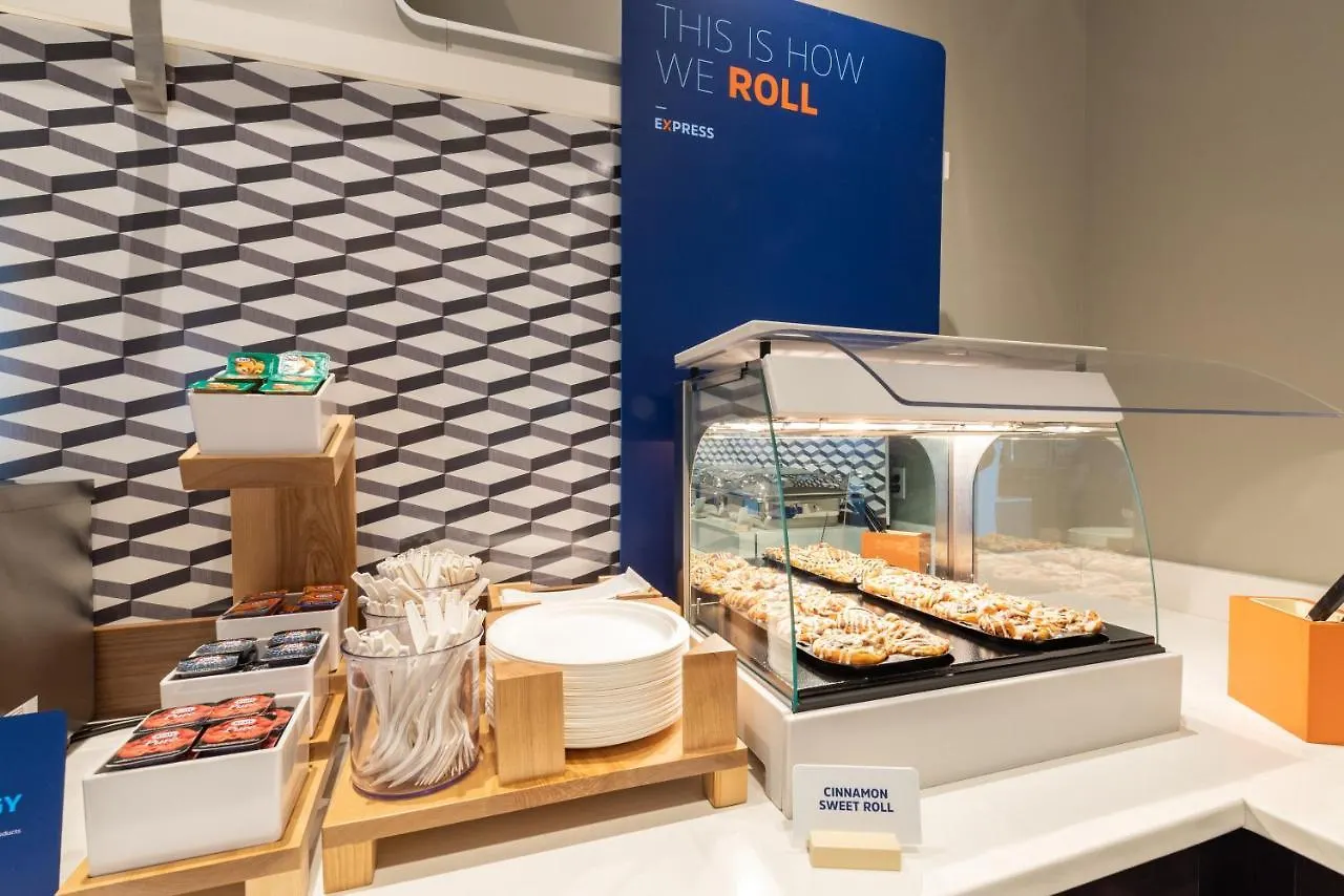 Holiday Inn Express - Newark Airport - Elizabeth By Ihg United States