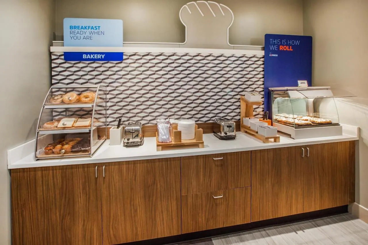 Holiday Inn Express - Newark Airport - Elizabeth By Ihg Hotel