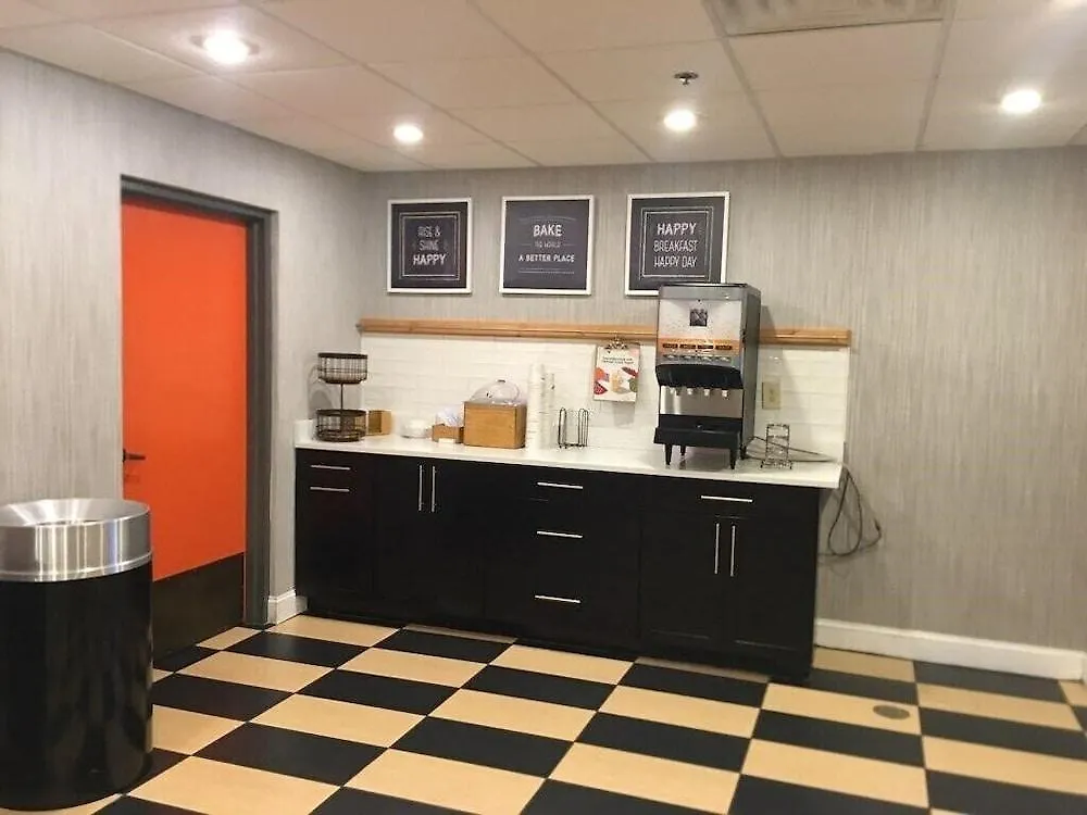 Holiday Inn Express - Newark Airport - Elizabeth By Ihg Hotel