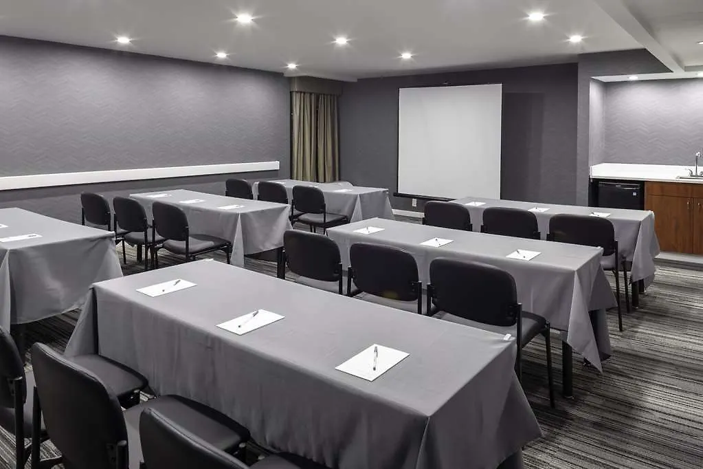 Holiday Inn Express - Newark Airport - Elizabeth By Ihg