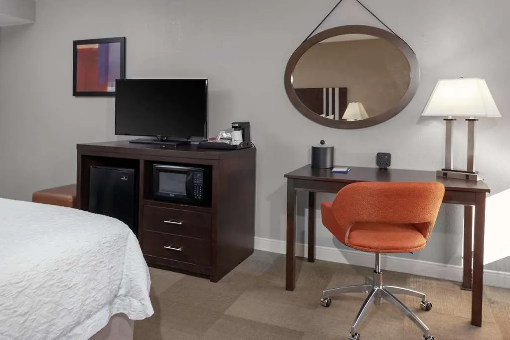 Holiday Inn Express - Newark Airport - Elizabeth By Ihg Hotel