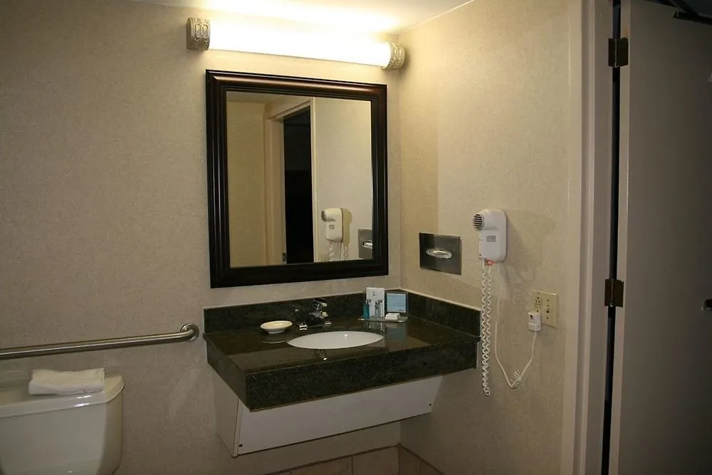 Holiday Inn Express - Newark Airport - Elizabeth, An Ihg Hotel