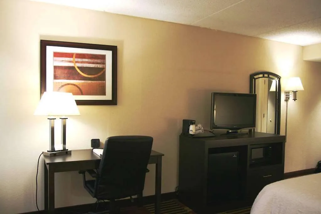 Holiday Inn Express - Newark Airport - Elizabeth, An Ihg Hotel  אליזבת